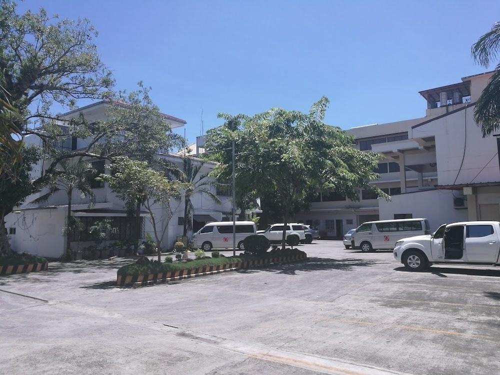 O Hotel Bacolod Exterior photo