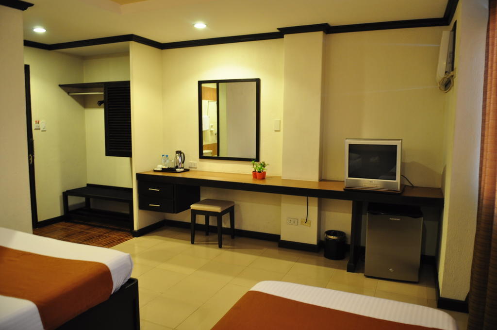 O Hotel Bacolod Exterior photo