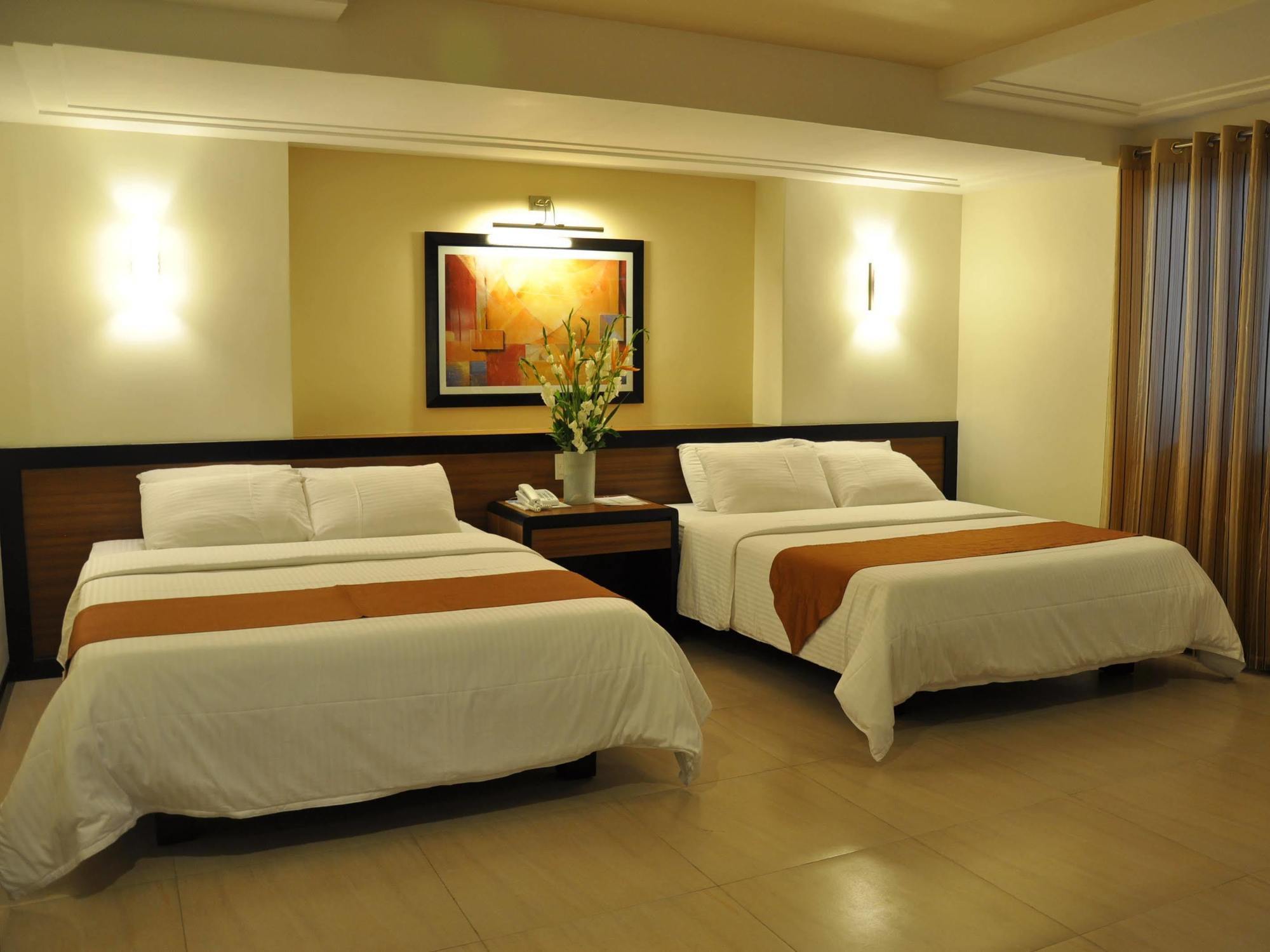 O Hotel Bacolod Exterior photo